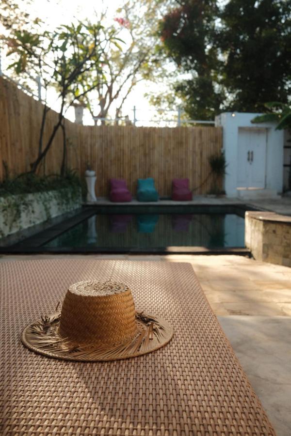 Villa Menorca Gili Trawangan Extérieur photo